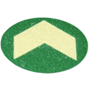 Golvmarkering med pil halkskydd, efterlysande+självhäft 50mm